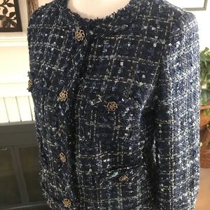 Cute jacket with great buttons, fun to wear!
